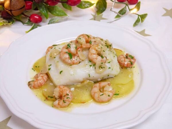 Bacalao al horno con refrito de gambas