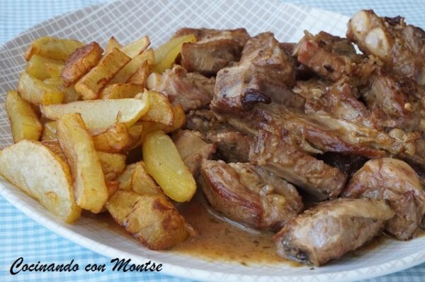 COSTILLAS DE CERDO AL VINO BLANCO