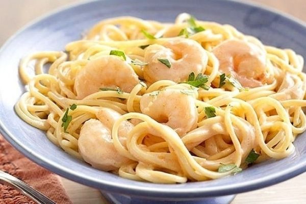 Espagueti con Camarones a la crema