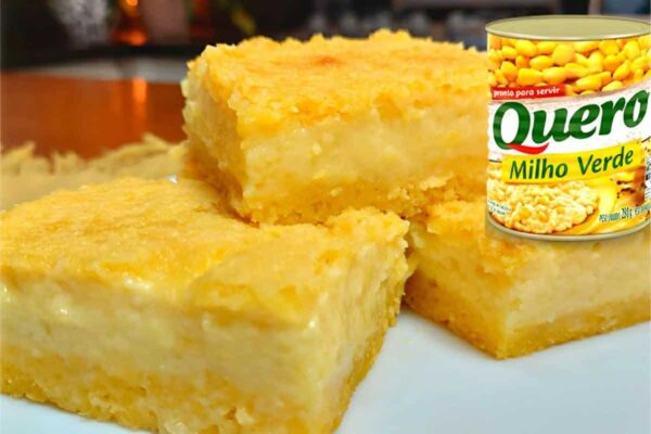 Pastel de maíz Creamy hecho con muy molhadinho y fácil de preparar