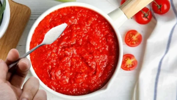 Altro che bicarbonato, solo questo ingrediente toglie l’acidità dal sugo di pomodoro