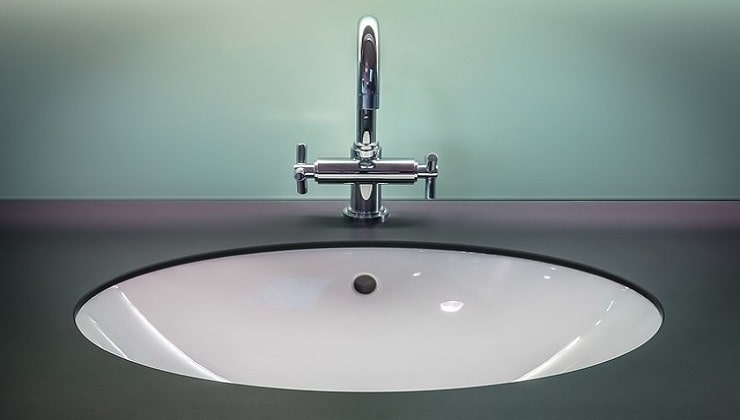 Grifo del lavabo del baño