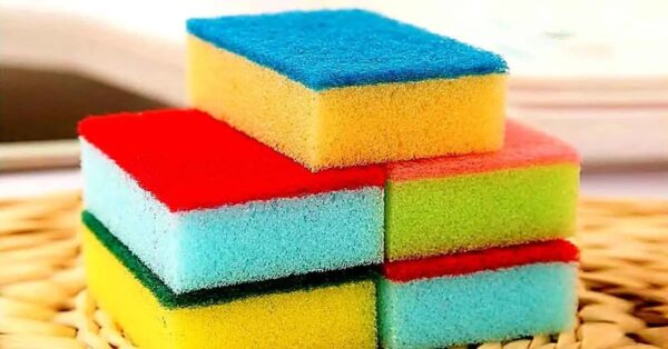 ¿Por qué las esponjas para platos tienen un color diferente? Cada uno tiene un uso especial.