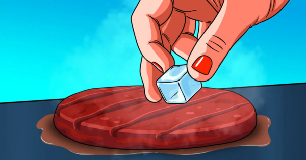 ¿Por qué necesitas poner un cubo de hielo en un filete molido durante la cocción? El truco que lo cambia todo