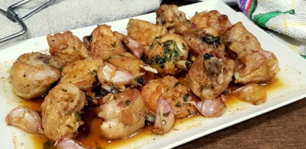 Una plato sencillo pero con mucho sabor: Pollo al ajillo