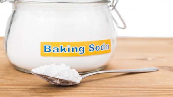 Utilice aceite de coco y soda para para lucir de 3-5 años más joven con líneas finas y sin arrugas